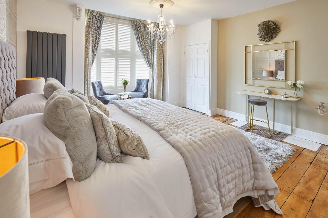 Host & - 2, 15 Prospect Hill Apartment *