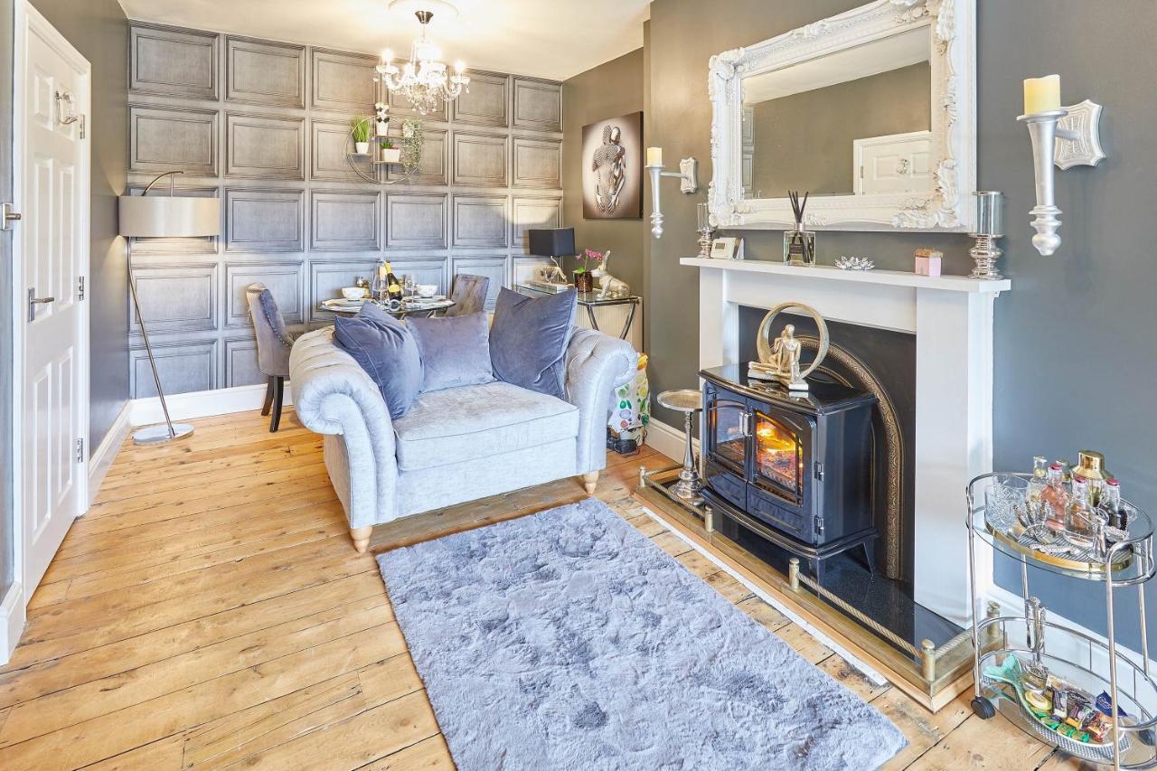 Host & - 2, 15 Prospect Hill Apartment *