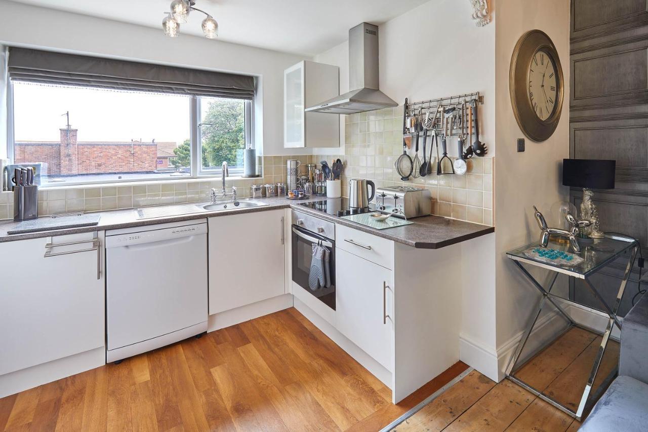 Host & - 2, 15 Prospect Hill Apartment *