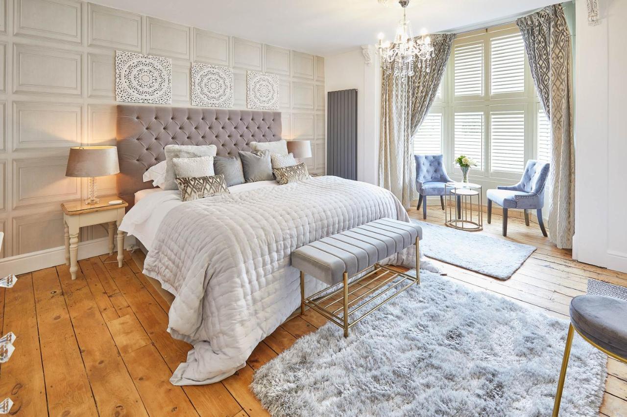 Host & - 2, 15 Prospect Hill