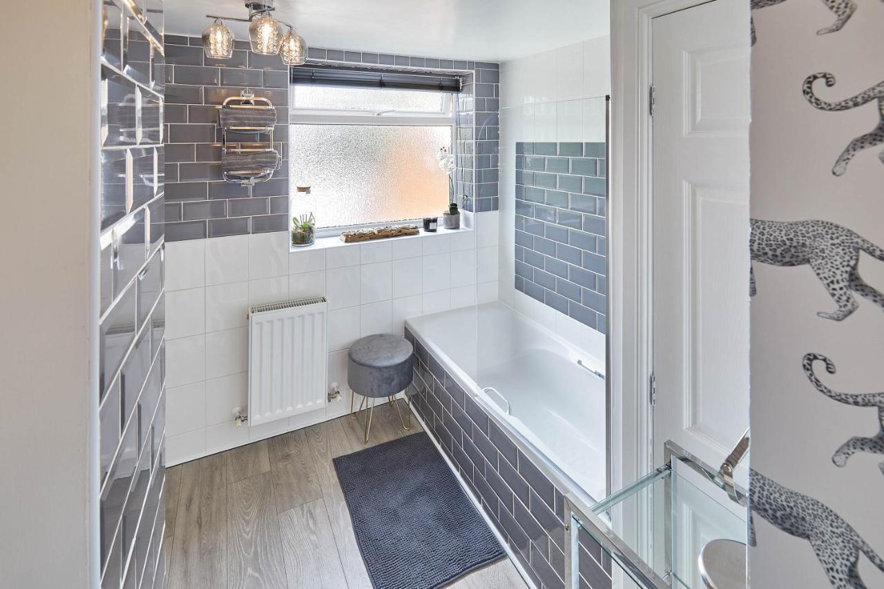 Apartment Host & - 2, 15 Prospect Hill Whitby