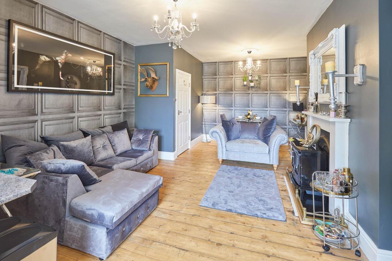Host & - 2, 15 Prospect Hill * Whitby